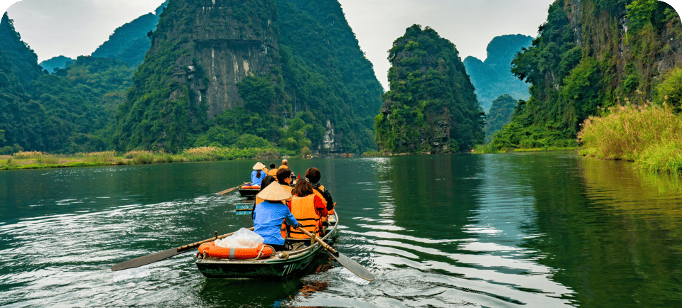 Different Experiences Offered by Boat Operators Ninh Binh Tours