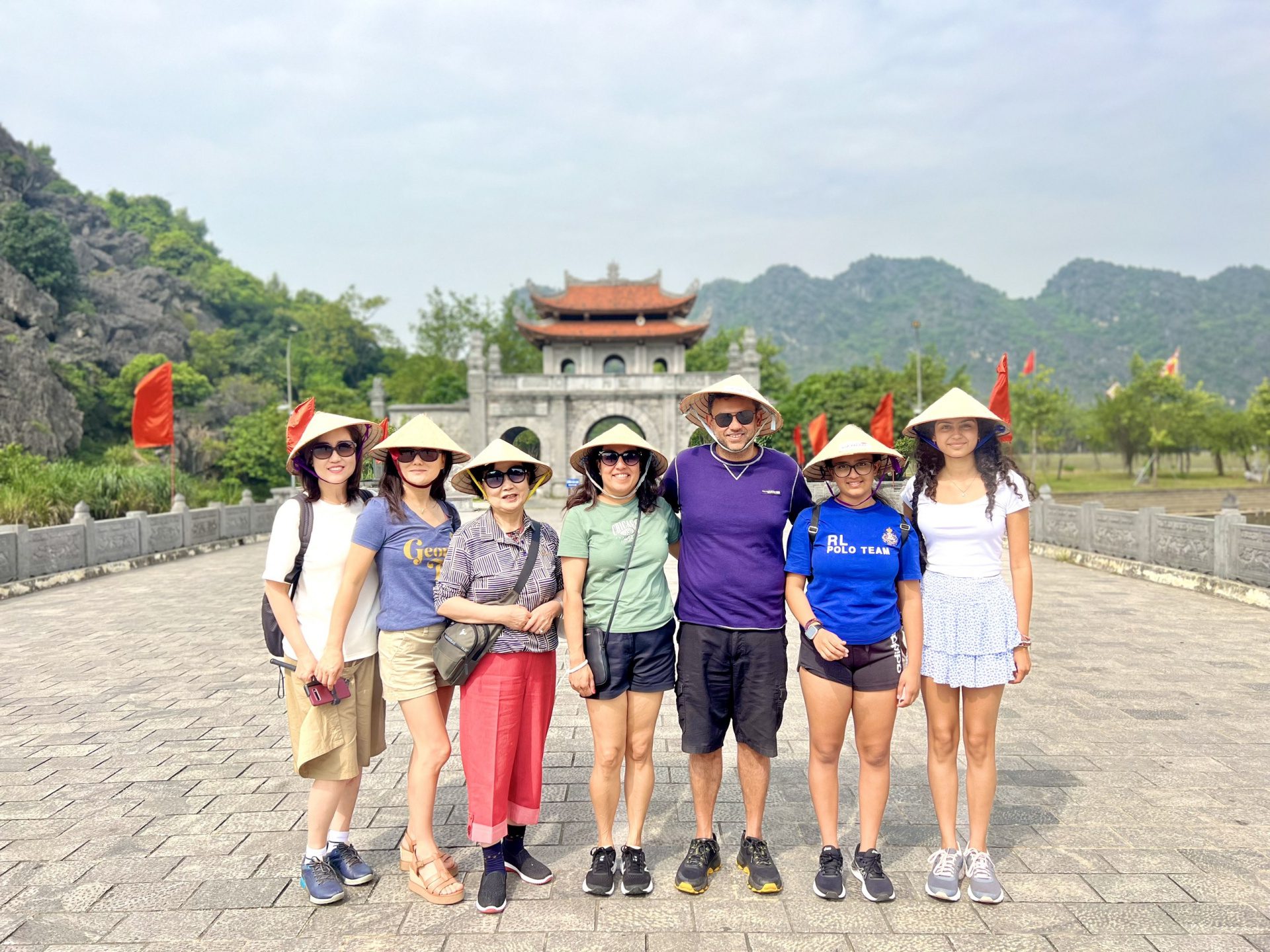 Private Ninh Binh Tours vs. Group