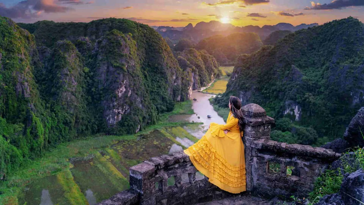 Mua Cave Exploration Tours Ninh Binh