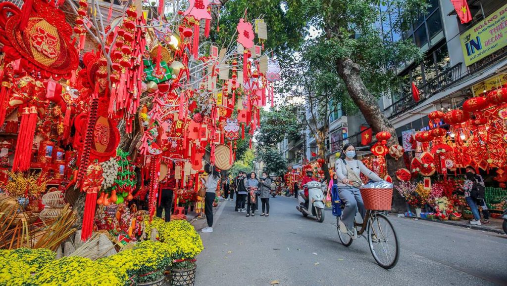 A corner of Hang Ma Street in Tet