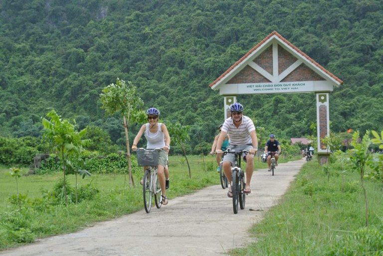 cycling in viet hai village