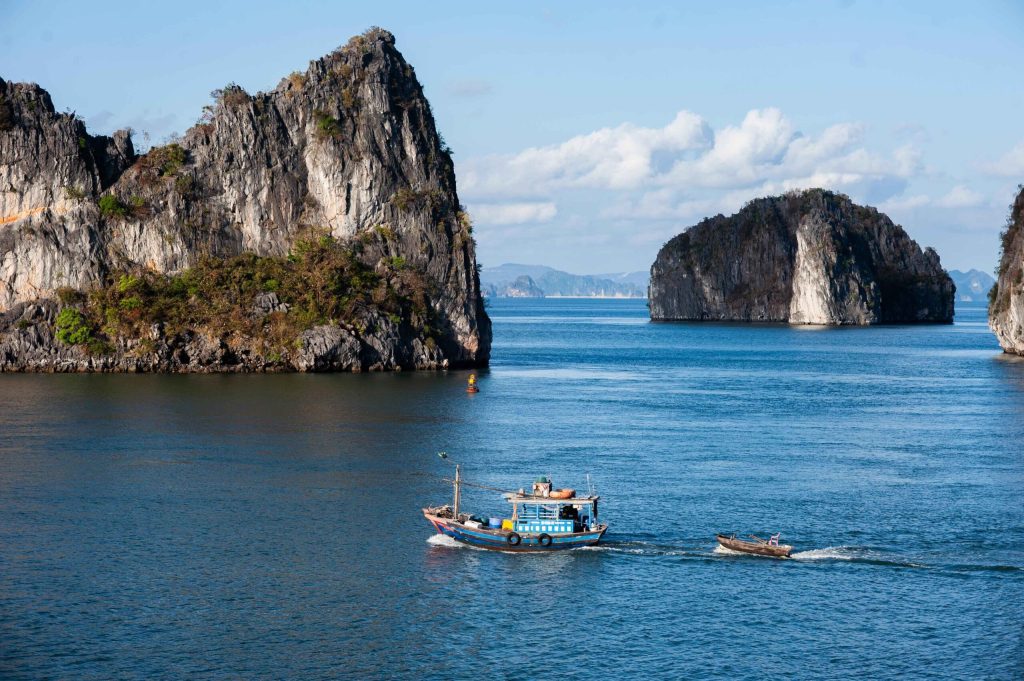 Recommendations for unique staying experiences halong bay viet nam