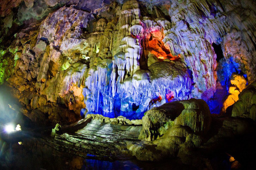 Must-see caves and natural landmarks halong bay viet nam