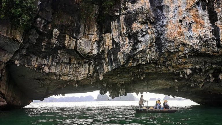 luon cave ha long 0002
