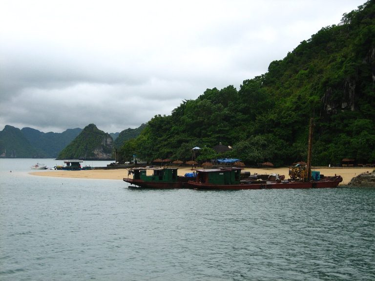 titov island ha long 0001