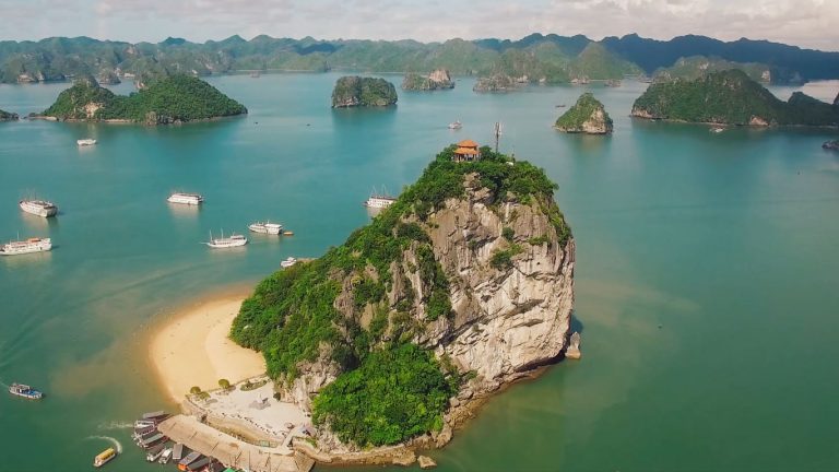 titov island ha long 0006