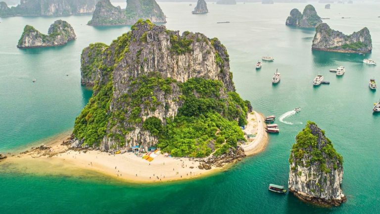 titov island ha long 0007