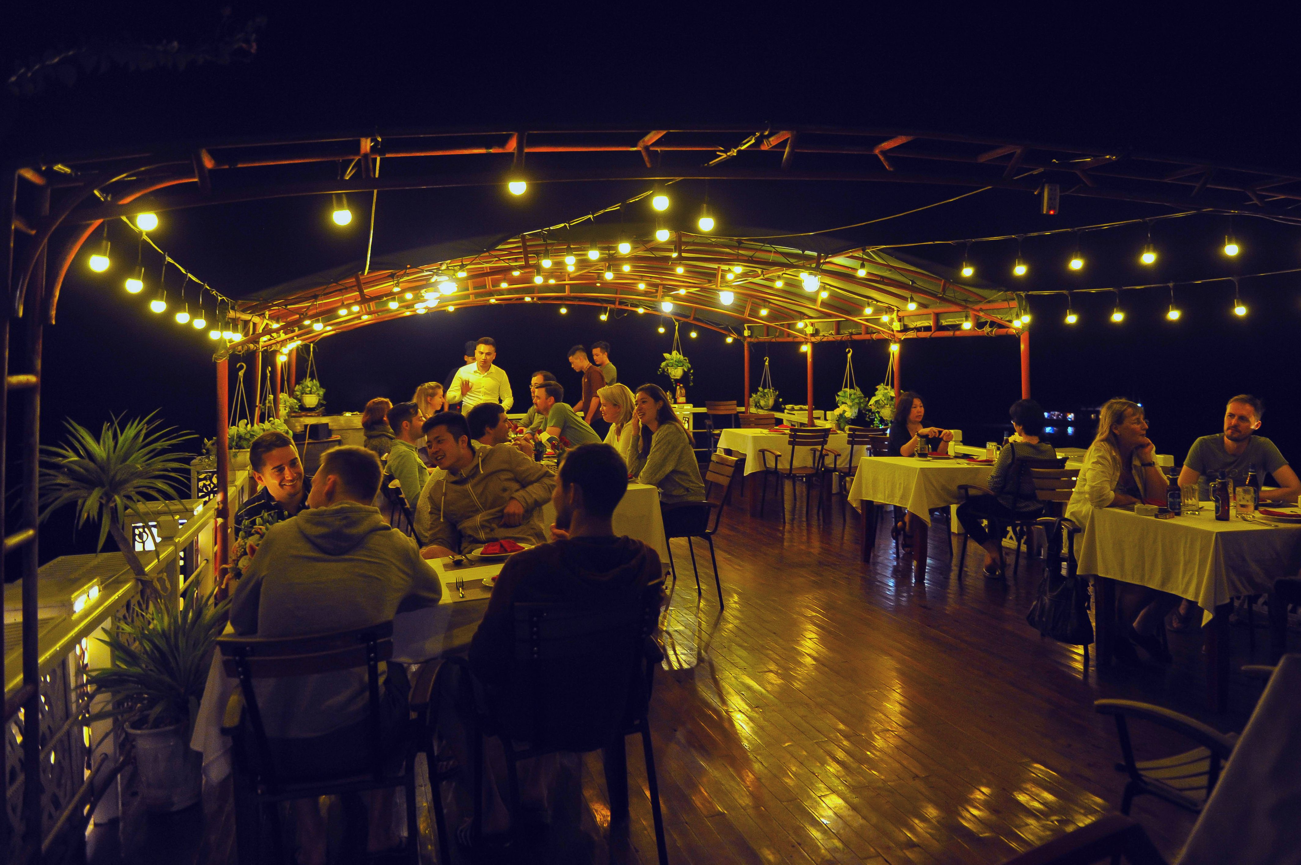 Best restaurants and dining experiences Bai Tu Long Bay