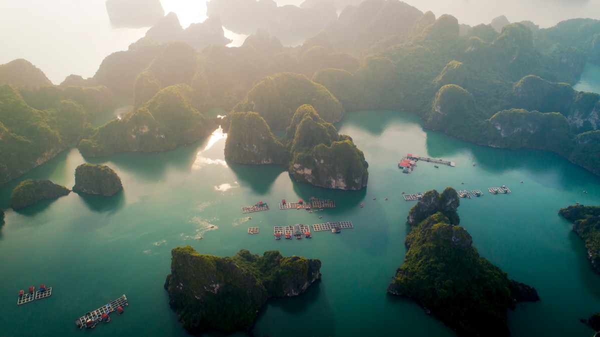 Bai Tu Long Bay vs Halong
