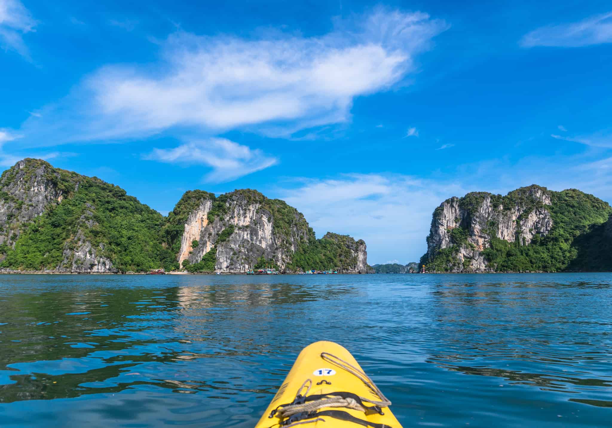 Activities to experience in Bai Tu Long Bay